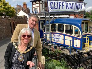 Supporting image for story: MP visits Bridgnorth Cliff Railway after reports of frost damage