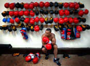 West Bromwich's Young Mutley is planning to send a message to the welterweight world by demolishing Midland champion Dave Ryan in Nottingham next month.