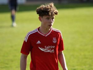 Supporting image for story: Wolves chase Aberdeen starlet Terry Taylor
