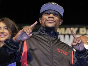 Supporting image for story: Floyd Mayweather Jnr switched to Cannock