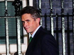 Supporting image for story: Gavin Williamson: Calls for investigation after minister says PM knew of bullying claim