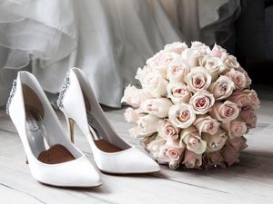 Supporting image for story: Couples invited to wedding event