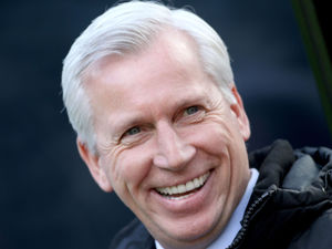 Supporting image for story: Alan Pardew confirms West Brom talks amid speculation over Hawthorns hotseat
