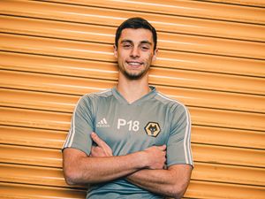 Supporting image for story: Wolves opt not to sign Enzo Loiodice permanently