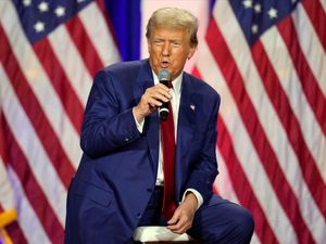 Supporting image for story: Trump asks federal court to intervene in hush money case