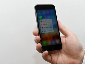 Supporting image for story: WhatsApp adds messages that vanish after seven days