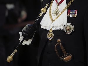 Supporting image for story: Labour denies promising peerages to get MPs to stand down