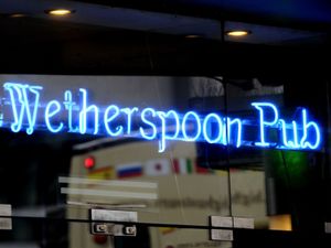 Supporting image for story: Wetherspoons apologises after beer hit by supply chain issues