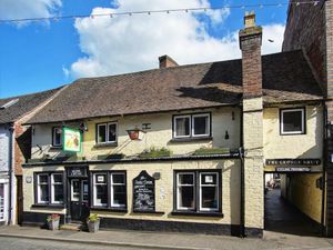 Supporting image for story: New signage for 300-year-old pub in Much Wenlock
