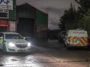 Supporting image for story: Pathway cordoned off in Brierley Hill due to police incident 