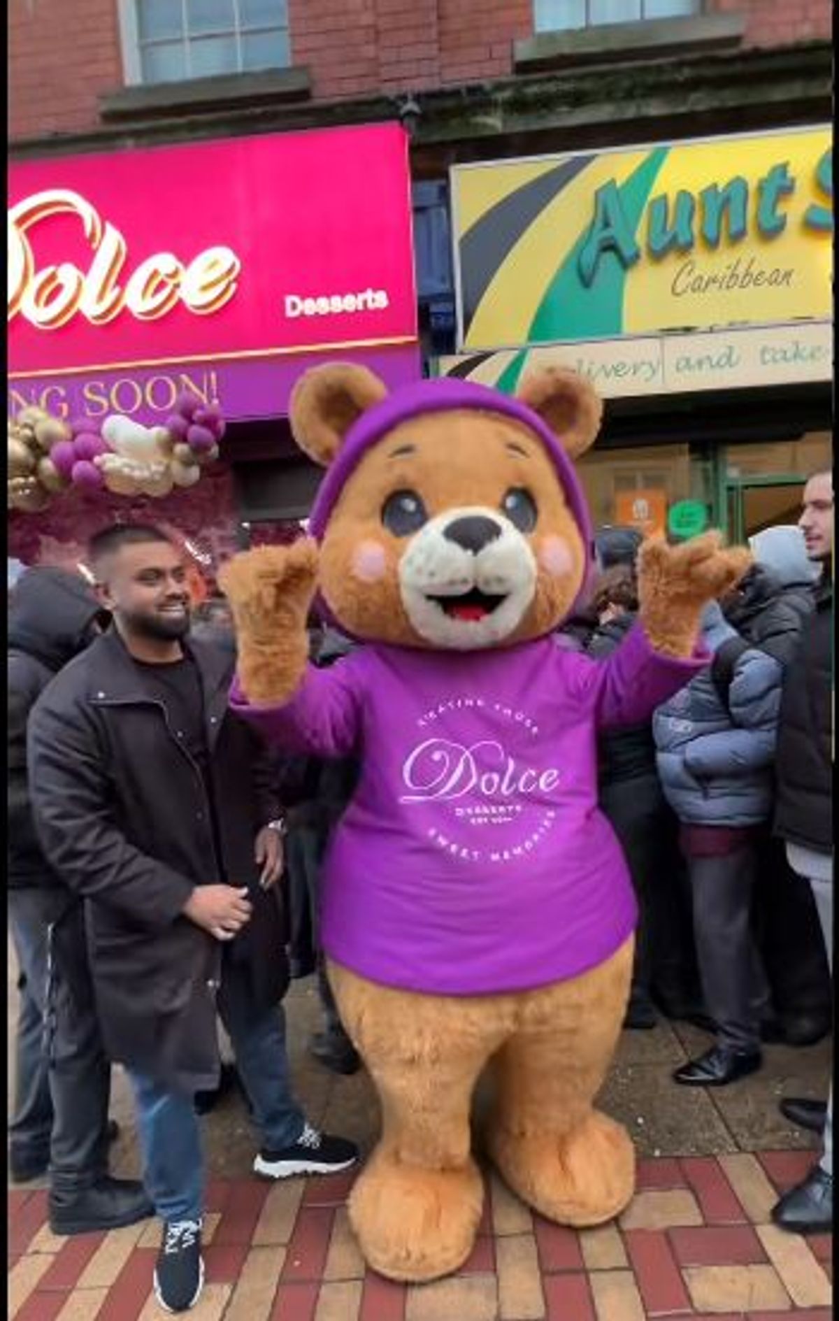 Thank you Wolverhampton - Long queues outside highly-anticipated dessert shop as doors finally opened