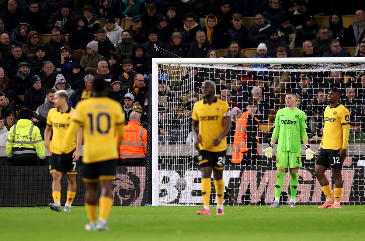 Wolves 1 Manchester United 4 - Report