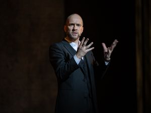 Supporting image for story: Mystifying magic shows Derren Brown has still got new tricks