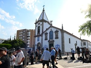 Supporting image for story: Liverpool players arrive in Portugal ahead of Diogo Jota’s funeral