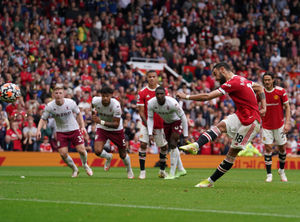 Manchester United's Bruno Fernandes misses a late penalty kick