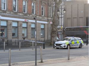 Major police incident in Walsall town centre - streets cordoned off
