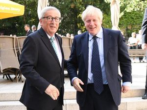 Supporting image for story: Johnson and Juncker to discuss fresh backstop plans