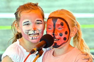 Supporting image for story: Video and pictures: Weather fails to dampen Whitchurch Big Gig spirits