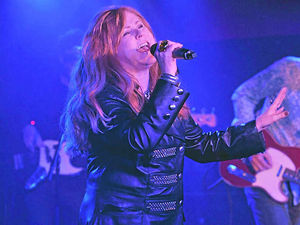 Supporting image for story: T'Pau star Carol Decker has Hednesford audience in her hand