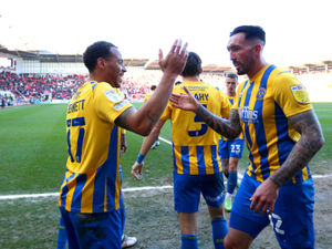 Supporting image for story: Shrewsbury's Ryan Bowman 'cashing in credit' says team mate Elliott Bennett 