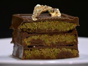 Supporting image for story: Dubai chocolate: Warning issued over allergy risk from peanuts and sesame