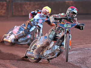 Supporting image for story: Hosts Wolves bounce back with Leicester win