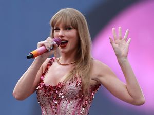 Supporting image for story: Taylor Swift announces impending release of new album