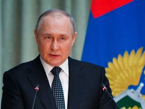 Supporting image for story: Defence minister backs Ukraine striking Russian soil with British weapons