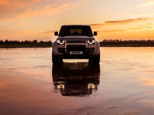 Supporting image for story: Record first quarter revenue for JLR