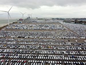 Supporting image for story: Car production slumps to lowest since 1956, figures show