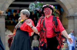 The Ironmen and Severn Gilders perform