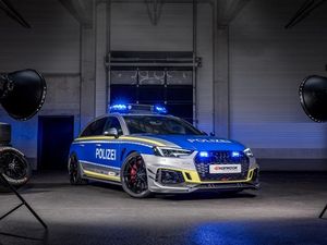 Supporting image for story: This ABT Audi RS4-R is the police car of your dreams