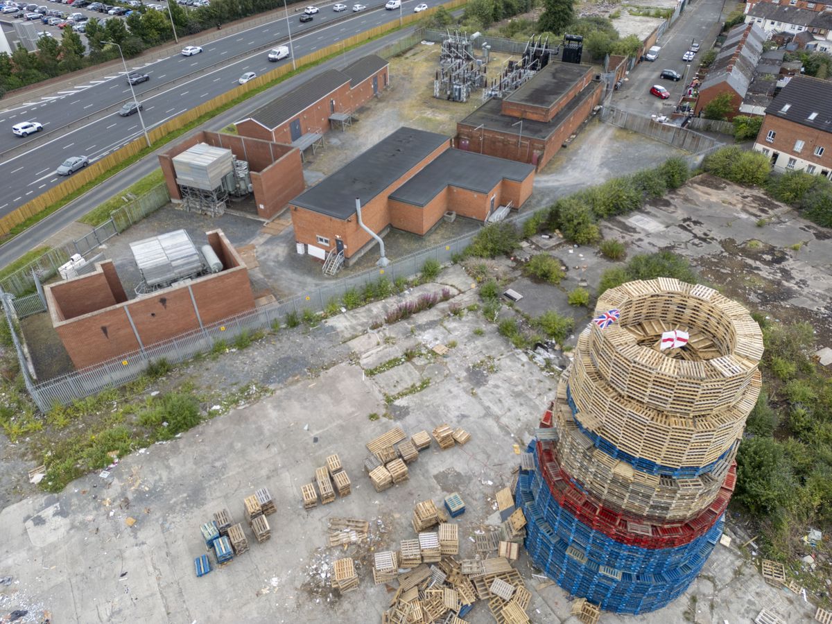 Police will not assist in removal of contentious bonfire in Belfast