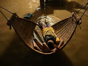 Supporting image for story: Philippines forcibly evacuates thousands as latest typhoon blows near