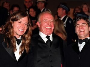 Supporting image for story: Pierce Brosnan will cherish memories of ‘inspiration’ James Caan