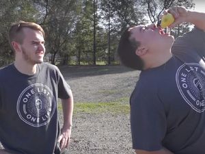 Supporting image for story: This inspirational terminally ill leukaemia patient is using lemons in a world record bid