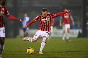 Alex Pattison takes aim from distance for Walsall who extended their winless run to four league games.