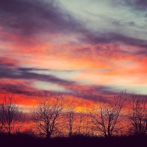Sunset over Newport on Sunday night, photographed by Ed de Quincey