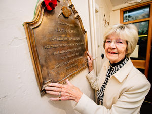 Supporting image for story: Emotional church visit for relatives of Shropshire's Harry Patch