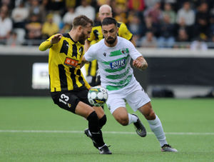 Jordan Williams withe the run for the 1st goal for the New Saints.
Picture by Phil Blagg Photography.
PB123-2023