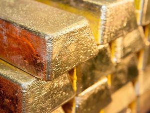 Supporting image for story: Imports from Russia fell by more than two thirds after invasion of Ukraine