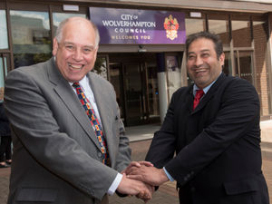 Supporting image for story: Wolverhampton taxi row: Council reaches agreement with taxi drivers