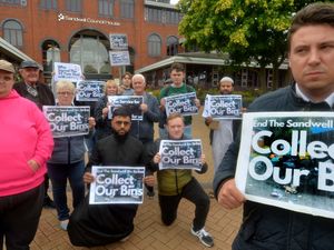 Supporting image for story: Brakes put on Sandwell bin strike as MP leads protest outside council house