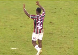 Supporting image for story: WATCH: Wolves-bound Jhon Arias says goodbye to the Fluminense fans