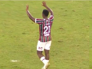 Supporting image for story: WATCH: Wolves-bound Jhon Arias says goodbye to the Fluminense fans
