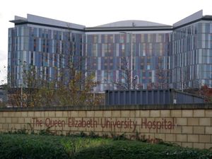 Supporting image for story: Armed police called after man enters hospital with crossbow