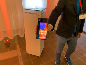 Supporting image for story: How the tech industry reacted to Huawei’s foldable phone