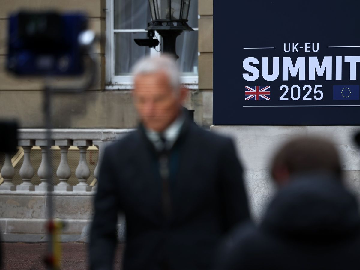 Fishing deal helps smooth way for UK-EU summit agreement