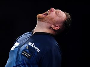 Supporting image for story: Cameron Menzies: I came close to wrapping up darts career after punching table