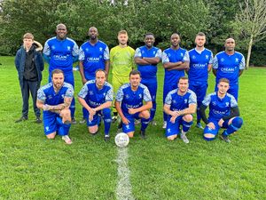 Supporting image for story: United are spot on during wet weekend